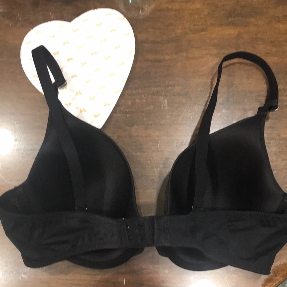 M size 36 D BLACK/w RIBBON like brand new. MAIDENFORM LUSCIOUS black❤️💋❤️💋
